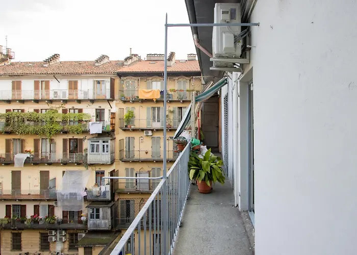 Vista Sui Tetti - 6 Minuti Da Porta Susa - Wifi