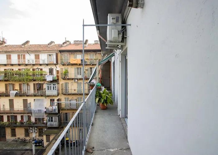Vista Sui Tetti - 6 Minuti Da Porta Susa - Wifi Apartment
